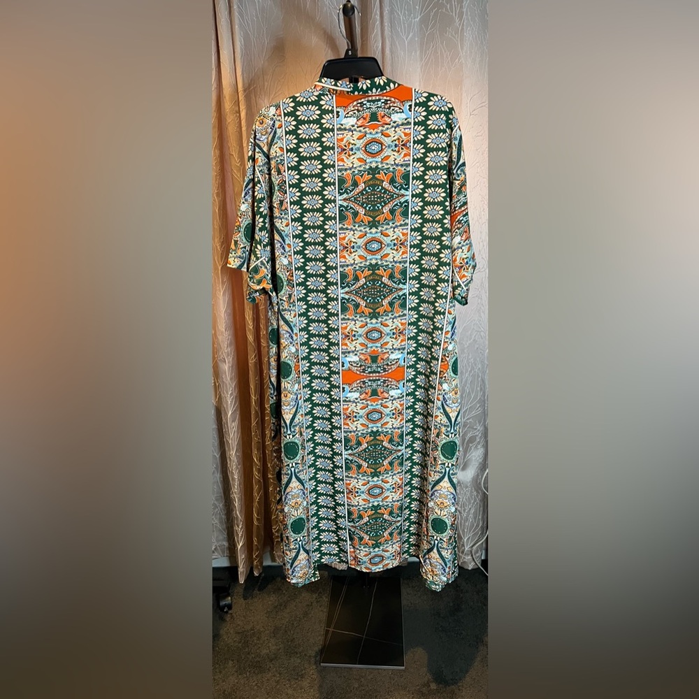 Elegant Green and Orange Kimono - Picture 2 of 3